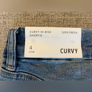AE Curvy hi-rise shortie shorts- size 4